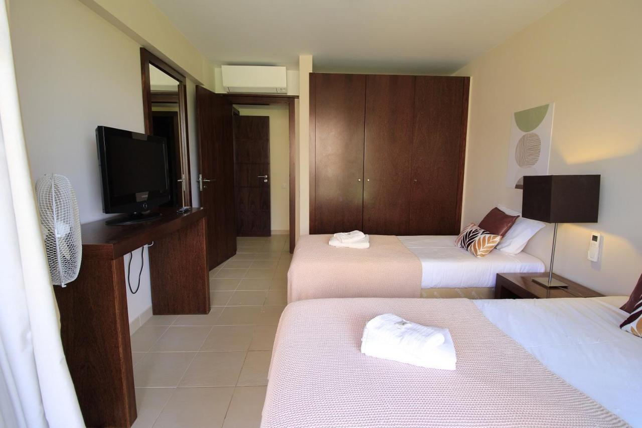 Albufeira Salgados Premium 1 With Pool By Homing Apartment Guia  Bagian luar foto
